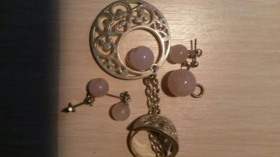 Лот: 11430395. Фото: 1. Цепочка с кулоном, гвоздики и... Комплекты изделий