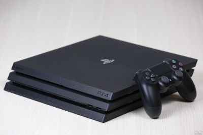 Лот: 13156152. Фото: 1. Sony PlayStation 4 Pro 1 TB. Консоли