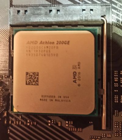 Лот: 18282184. Фото: 1. Процессор AMD 200ge. Процессоры