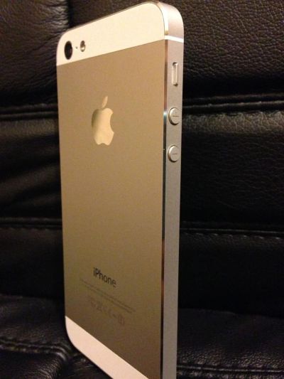 Лот: 3034952. Фото: 1. iphone 5 64GB, белый! идеальнейшее... Смартфоны