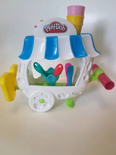 Лот: 11498858. Фото: 1. Фургончик мороженого Hasbro Play-Doh. Для лепки