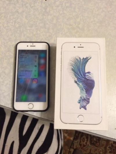 Лот: 10868814. Фото: 1. iPhone 6S silver РСТ. Смартфоны