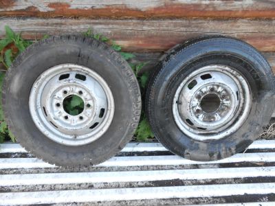 Лот: 7684469. Фото: 1. Два диска с резиной 205/70 R14. Шины на дисках