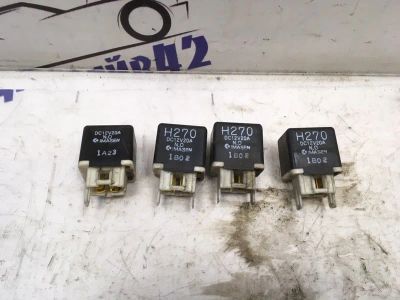 Лот: 21713145. Фото: 1. реле Mazda Demio DW3W. Двигатель и элементы двигателя