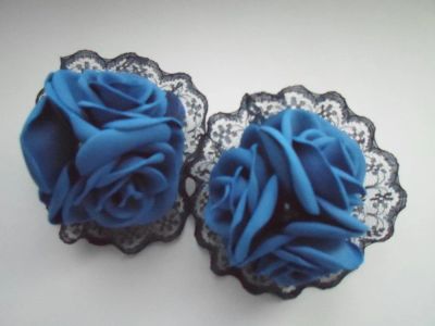 Лот: 8363218. Фото: 1. Банты (на резиночках) синие розы. Цветы из ткани