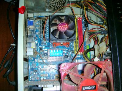 Лот: 3470844. Фото: 1. материнская плата gigabyte GA-MA780G-UD3H... Материнские платы