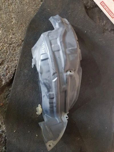 Лот: 20896091. Фото: 1. Подкрылок Mazda Demio DE3FS ZJ-VE... Кузов