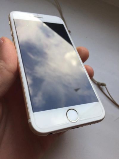 Лот: 12120661. Фото: 1. iPhone 6s 16gb gold. Смартфоны