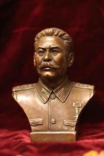 Лот: 2335520. Фото: 1. Настольный Бюст И.В. Сталина... Скульптуры