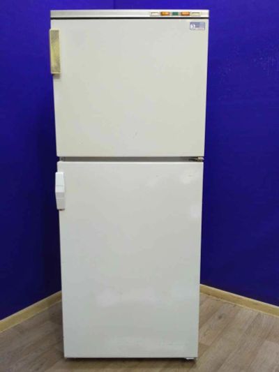 Лот: 11677410. Фото: 1. Холодильник (эконом) бирюса б-22... Холодильники, морозильные камеры