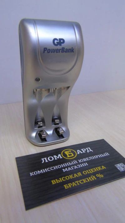 Лот: 10508296. Фото: 1. Продам зарядное устройство PowerBank... Аккумуляторы, зарядные