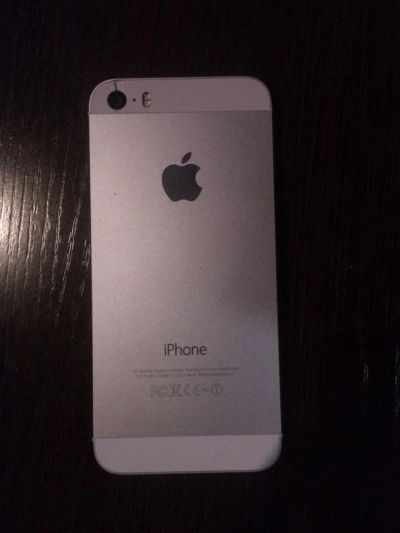 Лот: 8872901. Фото: 1. Apple iPhone 5s white 16gb. Смартфоны