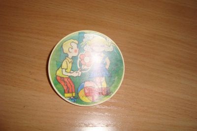 Лот: 3547551. Фото: 1. 8 марта значок. Другое (значки, медали, жетоны)