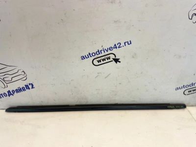 Лот: 22459472. Фото: 1. уплотнитель стекла внешний Suzuki... Другое (автозапчасти)
