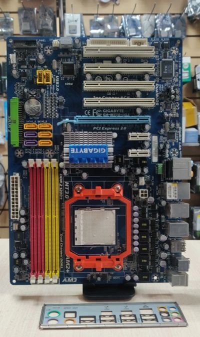 Лот: 21136569. Фото: 1. Мат. плата Gigabyte GA-M720-US3... Материнские платы
