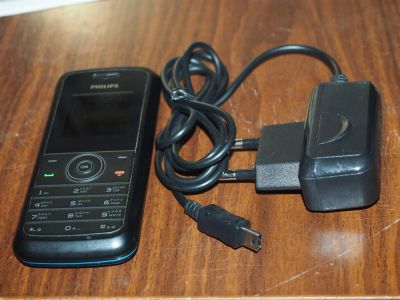 Лот: 3162265. Фото: 1. Телефон Philips E102. Кнопочные мобильные телефоны