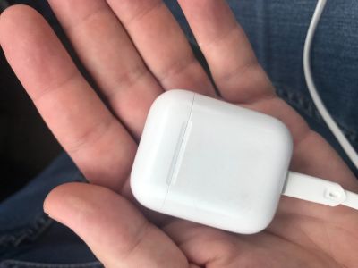 Лот: 14329977. Фото: 1. Apple AirPods 1st gen наушники. Наушники, гарнитуры