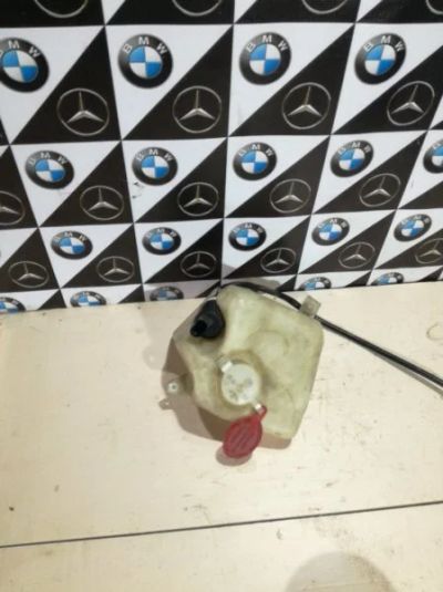 Лот: 10502595. Фото: 1. Бачок омывателя BMW 7-Series E38. Кузов