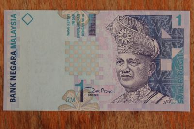 Лот: 22024351. Фото: 1. Малайзия 1 рингит 1998 года. Без... Азия