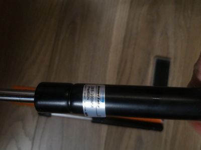 Лот: 16169902. Фото: 1. Амортизаторы, газовый упоры крышки... Кузов