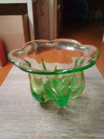 Лот: 12995880. Фото: 1. Ваза из зелёного стекла СССР с... Вазы
