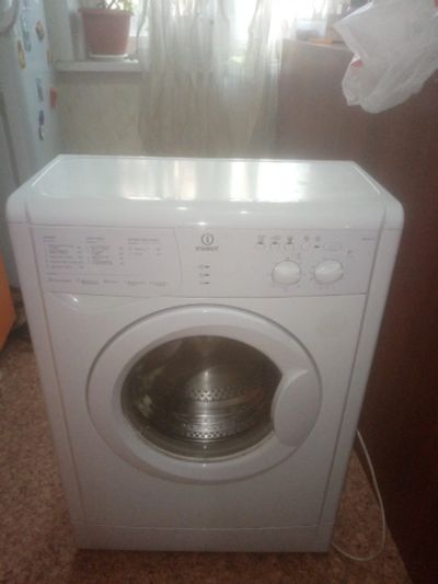 Лот: 17957743. Фото: 1. Стиральная машина Indesit wiun102. Стиральные машины