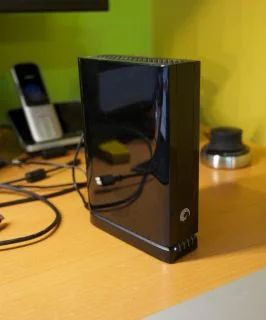 Лот: 3327084. Фото: 1. Внешний бокс для HDD 3.5 от Seagate... Корзины, шасси