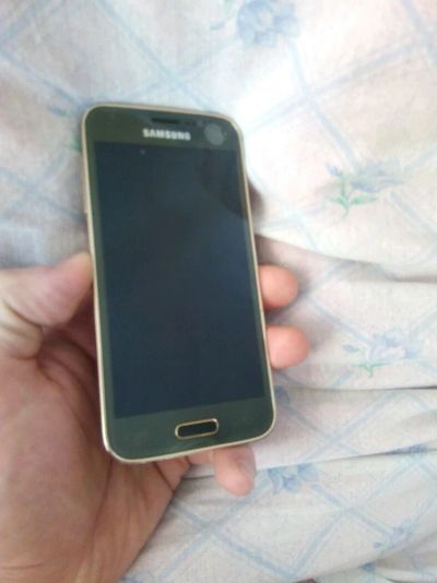 Лот: 9094367. Фото: 1. Samsung Galaxy s5 mini duos gold. Смартфоны