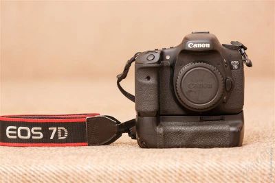 Лот: 2869380. Фото: 1. Canon 7D + BG-E7. Цифровые зеркальные