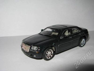 Лот: 353997. Фото: 1. моделька Chrysler 300C Hemi. Автомоделизм