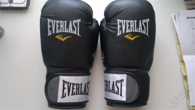 Лот: 1445875. Фото: 1. Боксёрские перчатки Everlast. Защита тела