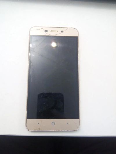 Лот: 11082374. Фото: 1. Телефон ZTE Blade X3 (9149). Смартфоны