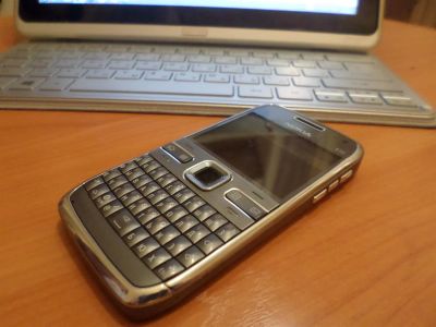 Лот: 3843768. Фото: 1. Nokia E72. Кнопочные мобильные телефоны