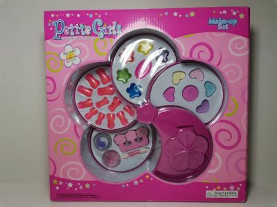 Лот: 15557714. Фото: 1. Детская косметика Petite Girls... Куклы и аксессуары