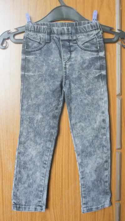 Лот: 7715051. Фото: 1. Джинсы девочке Gloria Jeans. 104... Брюки, шорты, джинсы