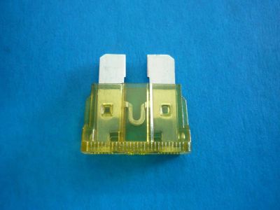 Лот: 8139163. Фото: 1. Предохранитель middle 20A (средний... Электрооборудование