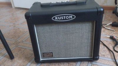Лот: 4432194. Фото: 1. Гитарный комбо-усилитель Kustom... Гитарные эффекты и комбоусилители