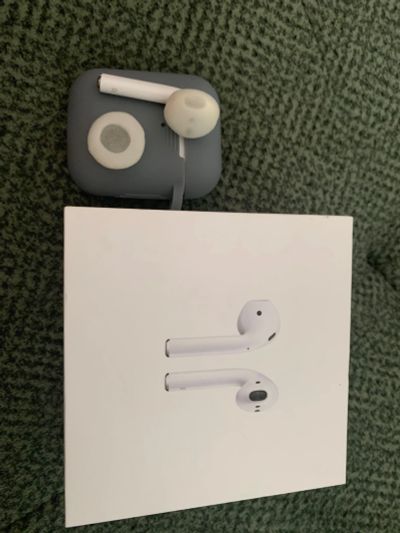 Лот: 19273993. Фото: 1. AirPods 2. Наушники, гарнитуры