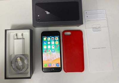 Лот: 17030175. Фото: 1. iPhone 8 на 256 gb. Смартфоны