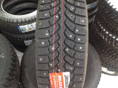 Лот: 4486577. Фото: 1. 215 65r16 Bridgestone Blizzak... Шины