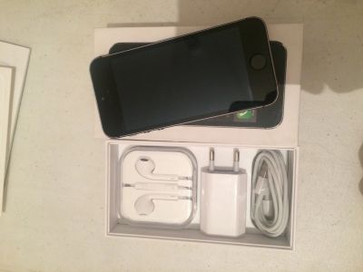 Лот: 11744112. Фото: 1. iphone 5s 16gb. Смартфоны