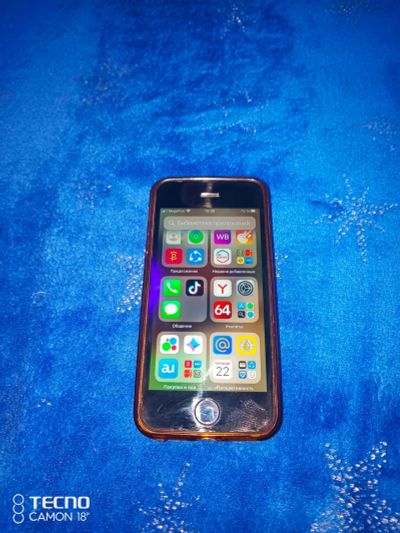 Лот: 19827543. Фото: 1. iPhone se 32 гб. Смартфоны