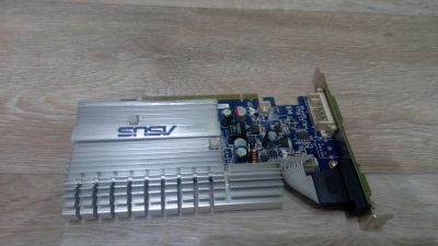 Лот: 9907047. Фото: 1. GeForce EN8400GS Silent. Видеокарты