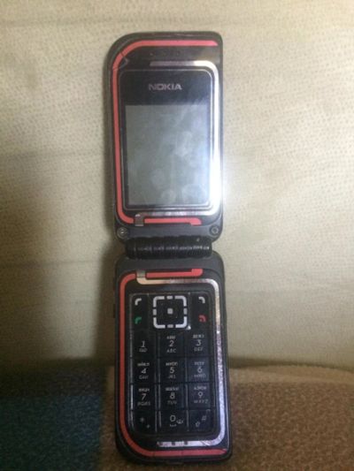 Лот: 11725488. Фото: 1. Nokia 7270 (Исправен, но отсутствует... Кнопочные мобильные телефоны