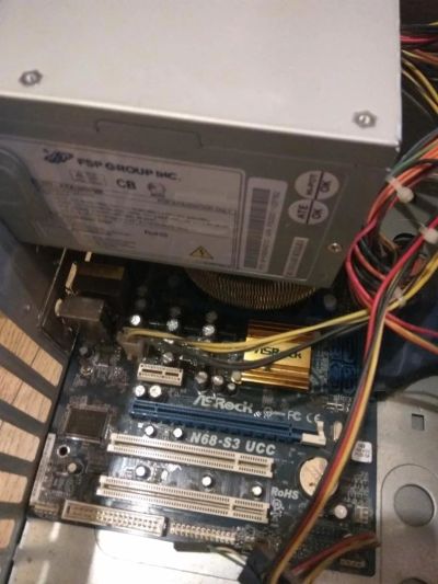 Лот: 10348892. Фото: 1. Athlon 2 x2 220 кулер,asrock n68-s3ucc... Компьютеры в сборе