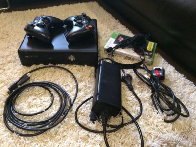 Лот: 5629197. Фото: 1. XBOX 360 Slim 250 гб Freeboot. Игровые приставки, консоли
