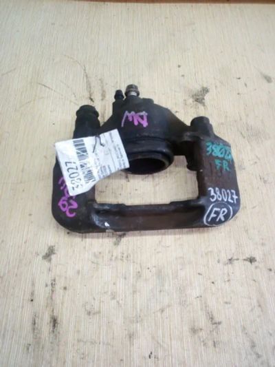 Лот: 21410378. Фото: 1. суппорт Mazda Demio DW3W, DW5W. Двигатель и элементы двигателя