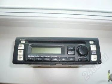 Лот: 2752367. Фото: 1. магнитола на honda родная. Музыкальные центры, магнитолы