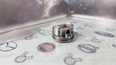 Лот: 23586452. Фото: 1. Поршень Jeep Grand Cherokee EHD... Двигатель и элементы двигателя