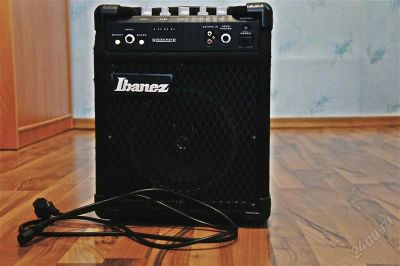 Лот: 1325077. Фото: 1. Басовый комбо Ibanez. Гитарные эффекты и комбоусилители